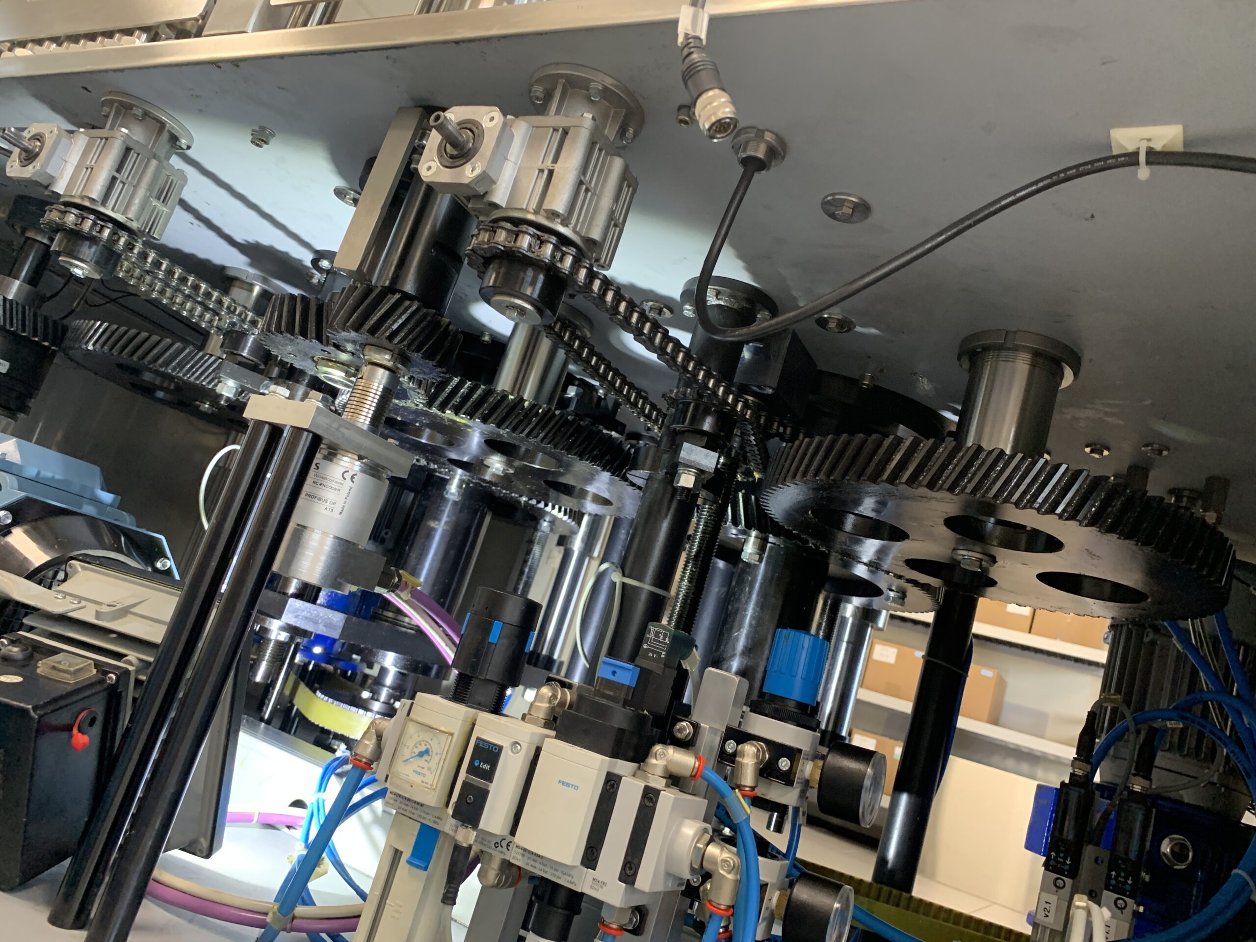 Maintenance préventive curative parcs machines – engrenages et pneumatiques Festo, AC RIS Industrie